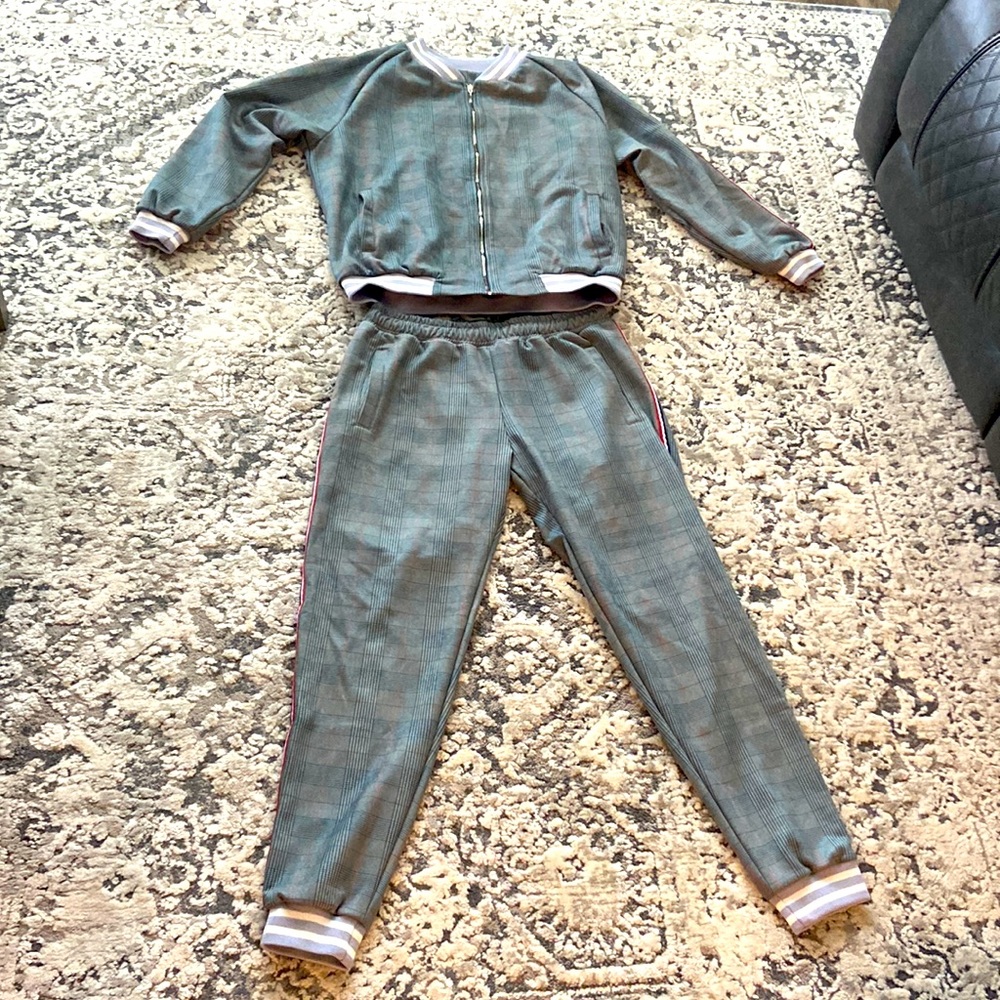 The Mr Tailor Gentlemen Tracksuit